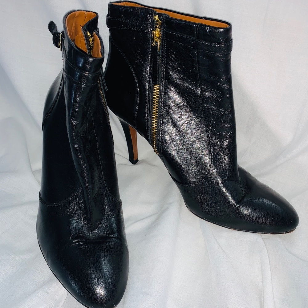 Nine West Woman’s 3 3/4 inch heel Size 9